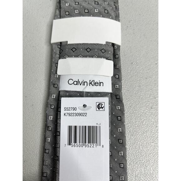 Calvin Klein Gray, Black Geometric Pattern Silk Blend Slim Designer Tie NWT - Picture 5 of 7